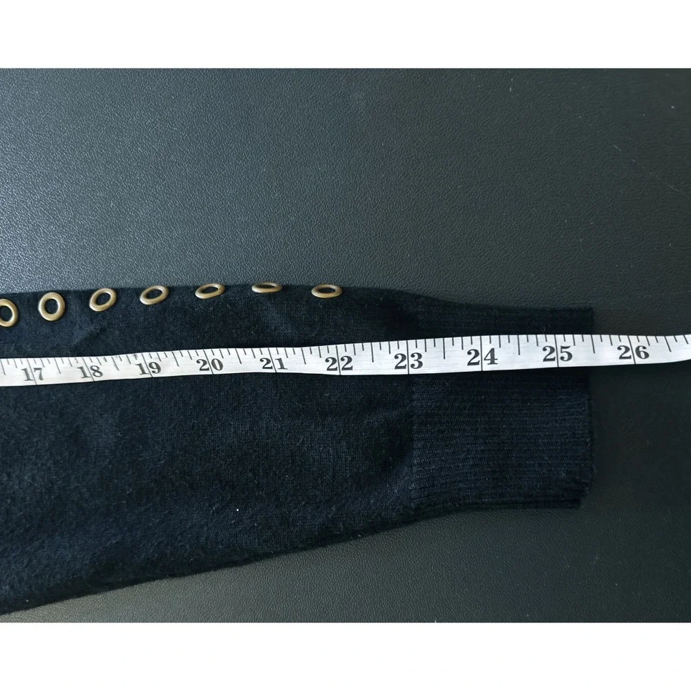JOSEPH‎ A. Grommet Turtleneck Long Sleeve Sweater  Medium Chassic Preppy